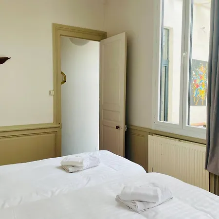 La Casa De Pape, Hypercentre, Lr138