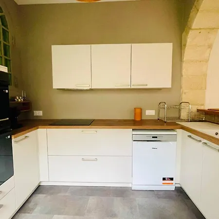 La Casa De Pape, Hypercentre, Lr138 *