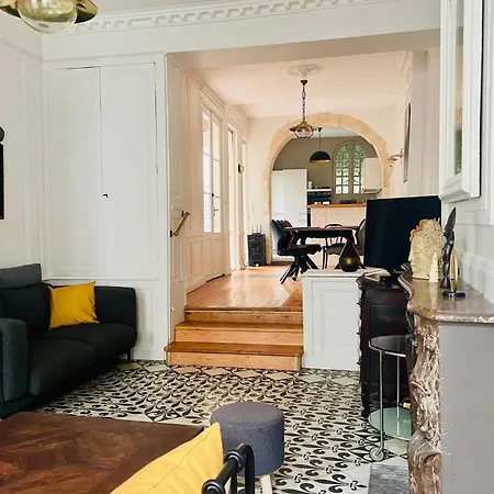 Prázdninový dům La Casa De Pape, Hypercentre, Lr138 *