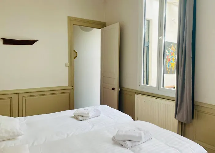 La Casa De Pape, Hypercentre, Lr138