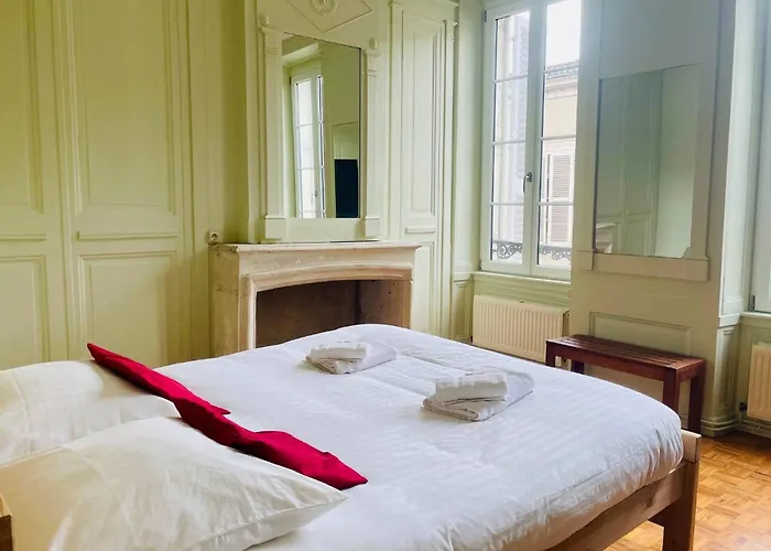 La Casa De Pape, Hypercentre, Lr138