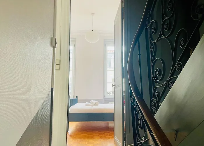 La Casa De Pape, Hypercentre, Lr138