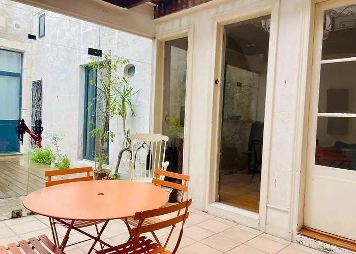 La Casa De Pape, Hypercentre, Lr138