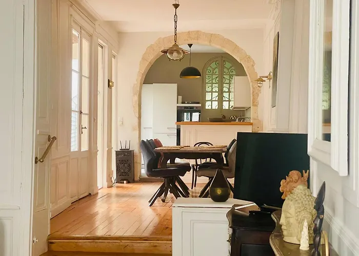 La Casa De Pape, Hypercentre, Lr138