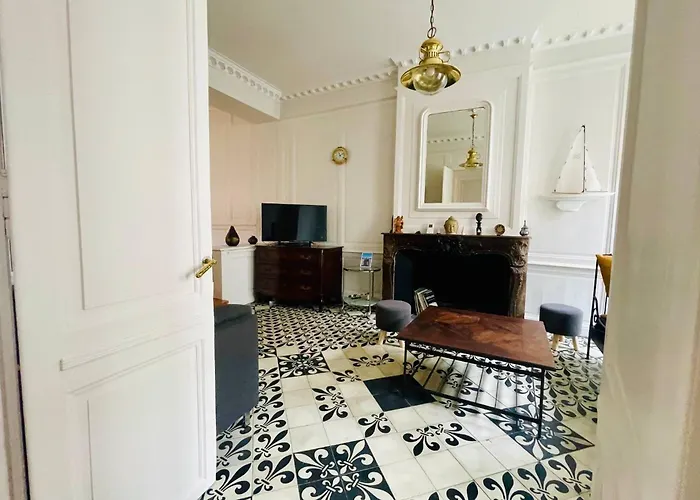 Holiday home La Casa De Pape, Hypercentre, Lr138 *